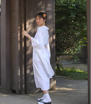 Халат за баня и кимоно Skin loop с бяла подплата за дамски официални облекла като основа