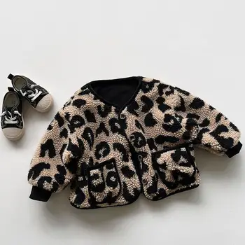 Новост Зимата 2023 Г., Детско палто с дълги ръкави, Памучен леопардовая яке за момичета, Плътно ежедневното детско палто от кадифе, топли дрехи за деца