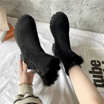 Нови зимни обувки Женски 2023, зимни топли модерни дизайнерски обувки на платформа, нескользящие Къси плюшени обувки на плоска подметка, Замшевая обувки Mujer, размер 35-42